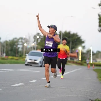 Runner Photo 9144001