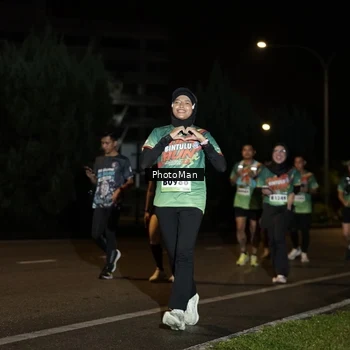 Runner Photo 9144002