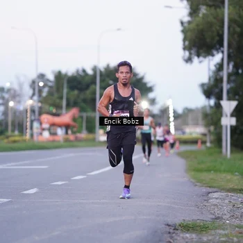 Runner Photo 9144346