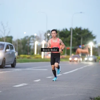 Runner Photo 9145010