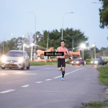 Runner Photo 9145028