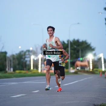Runner Photo 9145082