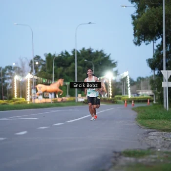 Runner Photo 9145099