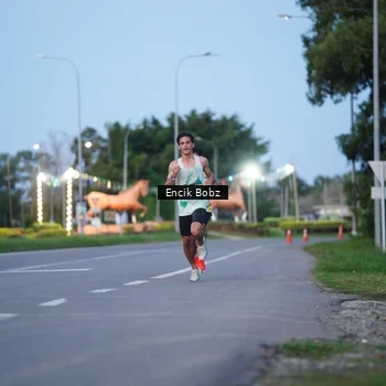 Runner Photo 9145100