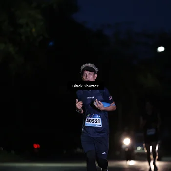 Runner Photo 9151100