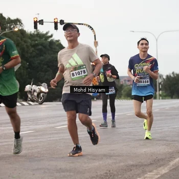 Runner Photo 9153071