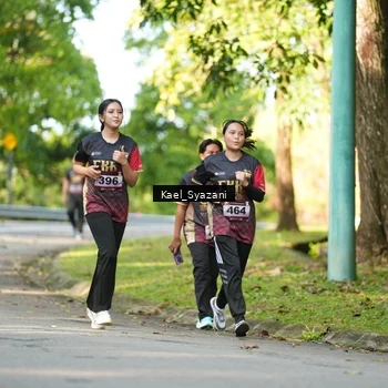 Runner Photo 9165076