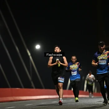 Runner Photo 9192535