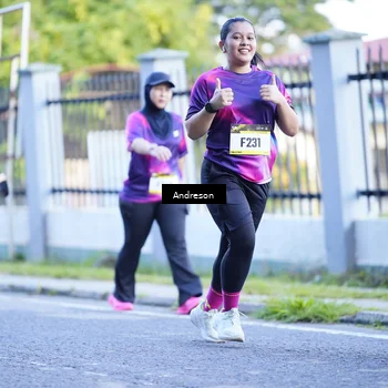 Runner Photo 9204111