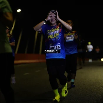 Runner Photo 9214001