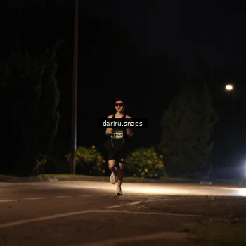Runner Photo 9219105