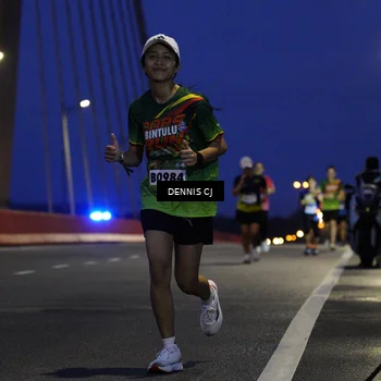 Runner Photo 9221200