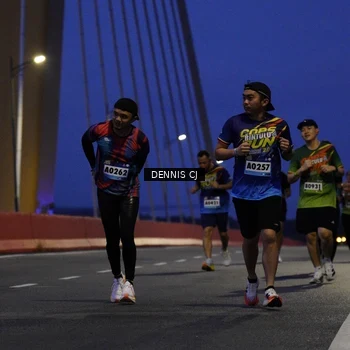 Runner Photo 9221382