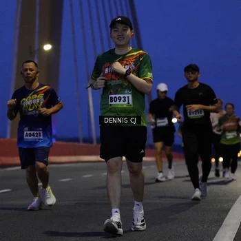 Runner Photo 9221406