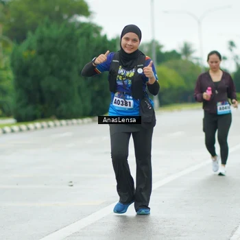 Runner Photo 9223344