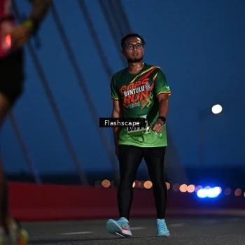 Runner Photo 9241082