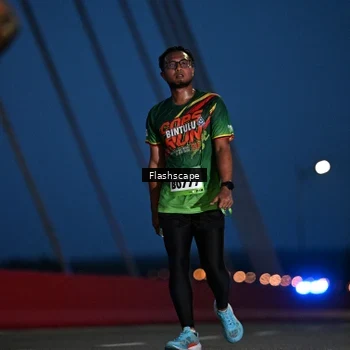 Runner Photo 9241100