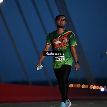 Runner Photo 9241110