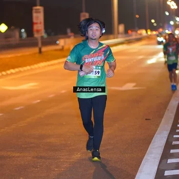 Runner Photo 9241453