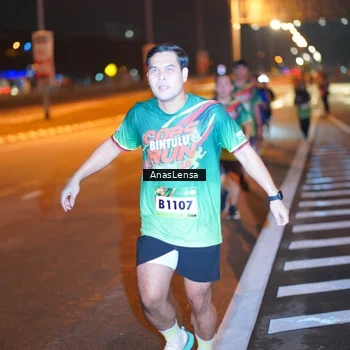 Runner Photo 9241736