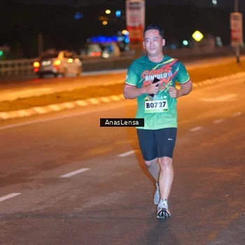 Runner Photo 9241953