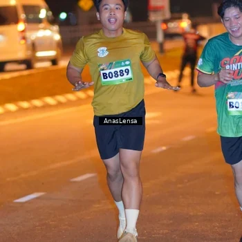 Runner Photo 9241998