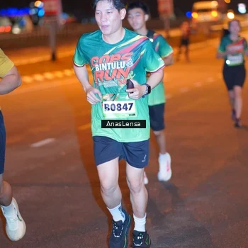 Runner Photo 9242036