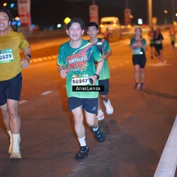 Runner Photo 9242040
