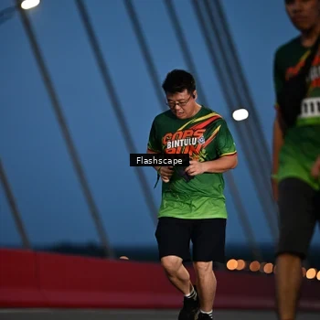 Runner Photo 9242055