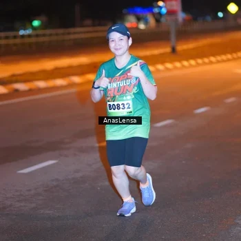 Runner Photo 9242354