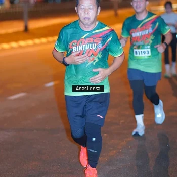 Runner Photo 9242490