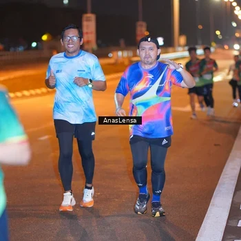 Runner Photo 9242604