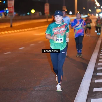 Runner Photo 9242606