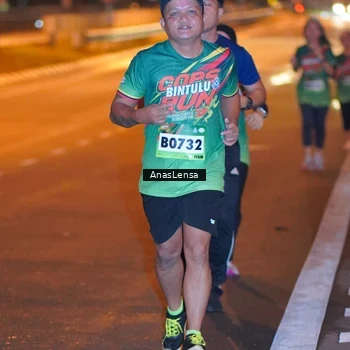 Runner Photo 9243312