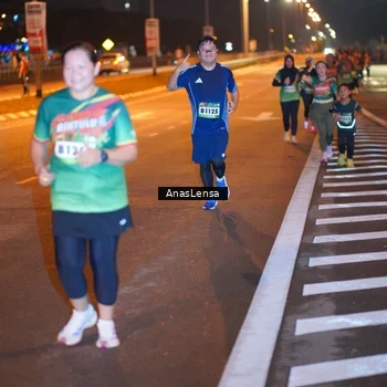 Runner Photo 9244043