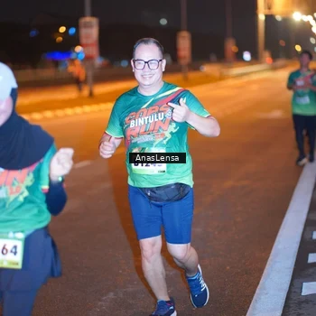 Runner Photo 9244126