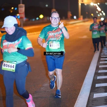 Runner Photo 9244132