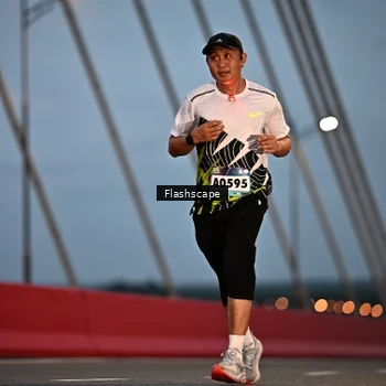 Runner Photo 9244714