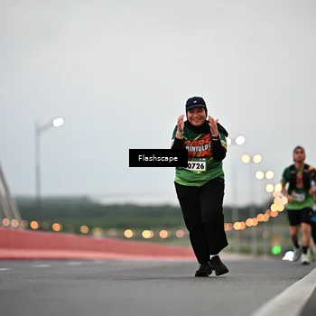 Runner Photo 9249899