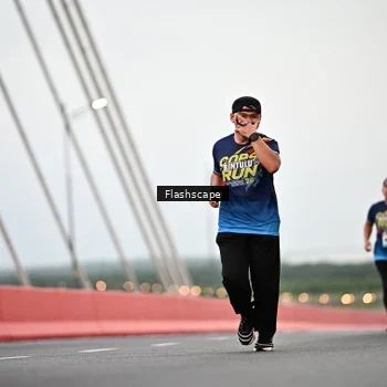 Runner Photo 9250282