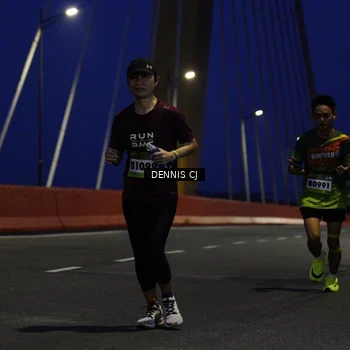 Runner Photo 9250439
