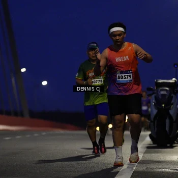 Runner Photo 9250470