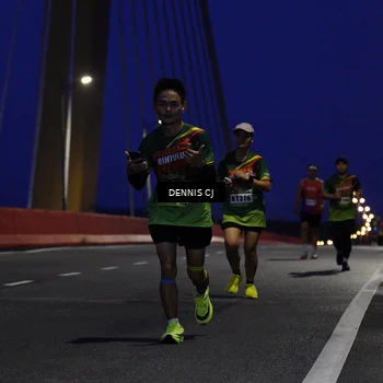 Runner Photo 9250477