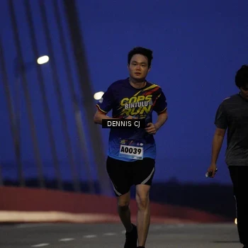 Runner Photo 9250705