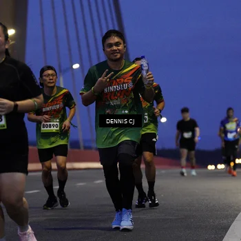 Runner Photo 9250933