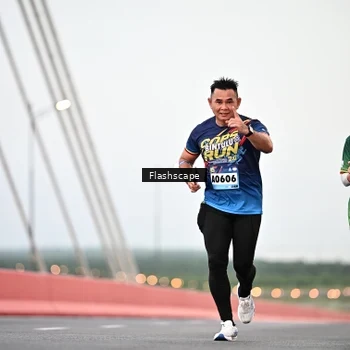 Runner Photo 9250967