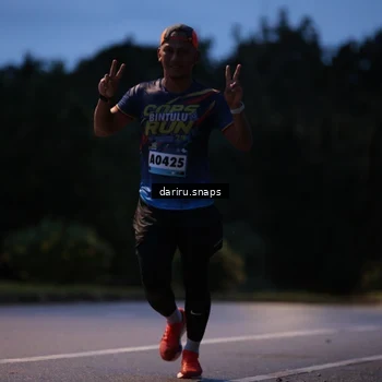 Runner Photo 9253307