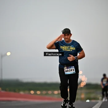 Runner Photo 9254085