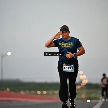 Runner Photo 9254126