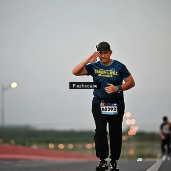Runner Photo 9254166
